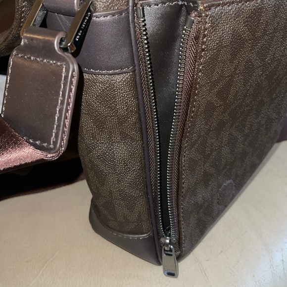 Auth:Jet Set Michael Kors Large Laptop Dossier Messenger Bag RFID (UNISEX) BNWOT - Picture 12 of 16